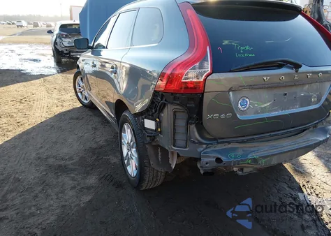 2016 Volvo Xc60 T5 Drive-E Premier z USA, uszkodzony, nr VIN YV440MDK7G2787643